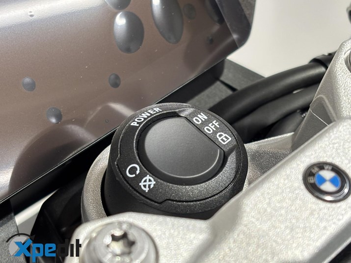 BMW F 900 R BMW F 900 R